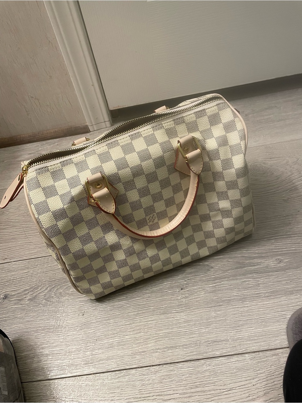 Checkered Speedy - Picture 5 of 5